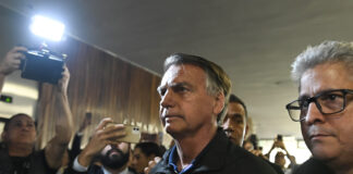 moraes-da-24h-para-defesa-de-bolsonaro-explicar-descumprimento-de-cautelar,-sob-pena-de-prisao-imediata