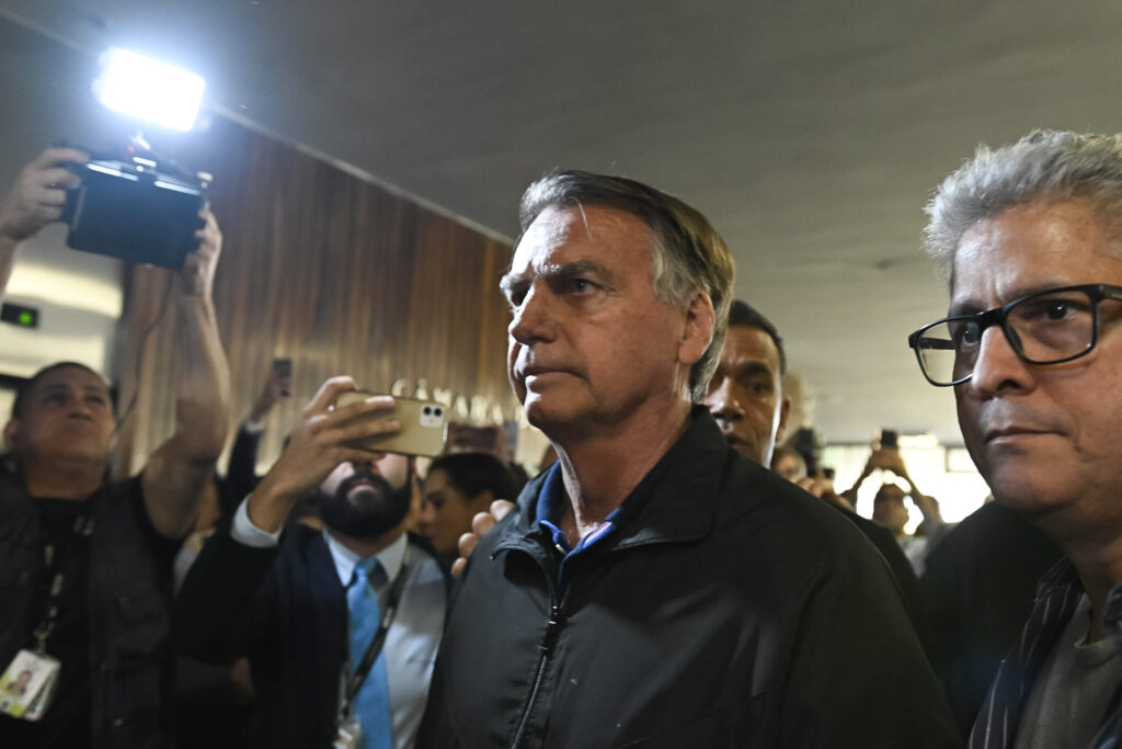 bolsonaro-abatido,-pl-estremecido:-veja-como-foi-a-reuniao-da-sigla
