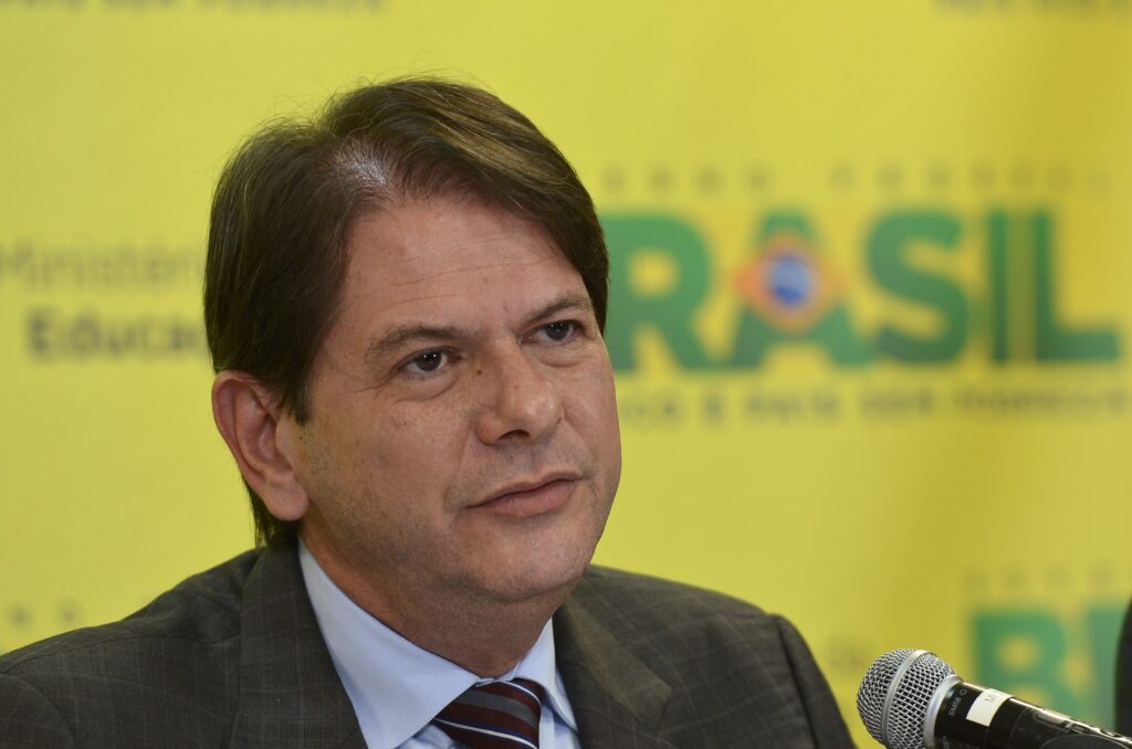 senador-cita-cobranca-de-ate-15%-por-politicos-para-indicar-emendas