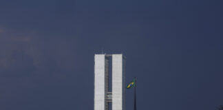 para-o-pt,-pedido-ao-stf-sobre-eduardo-bolsonaro-“ajuda”-a-camara