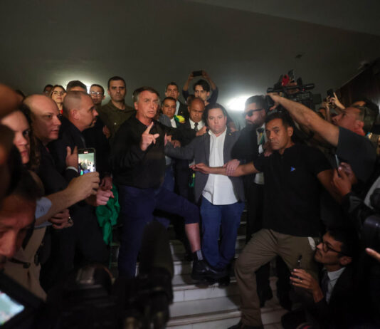 sem-estrutura-na-pf,-bolsonaro-pode-ficar-preso-em-unidade-militar