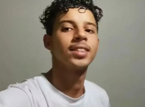 mae-de-jovem-morto-envenenado-com-bolinhos-e-investigada-pela-policia