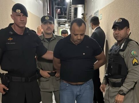 homem-que-invadiu-shopping-com-carro-e-solto-e-tem-cnh-suspensa