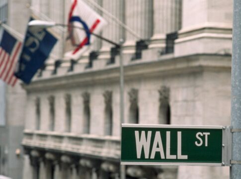 eua:-acordo-com-japao-e-avanco-em-negociacao-com-ue-impulsionam-bolsas