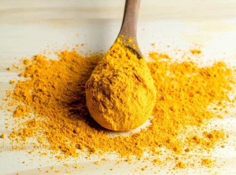veja-4-beneficios-do-acafrao-para-a-saude,-da-diabetes-ao-coracao