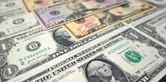 dolar-cai-a-r$-5,52-e-bolsa-sobe-com-primeiros-acordos-sobre-tarifaco