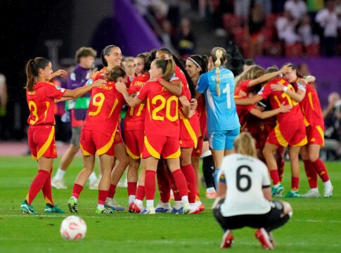 eurocopa-feminina:-espanha-despacha-alemanha-e-se-garante-na-final