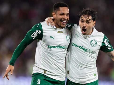 de-virada,-palmeiras-vence-o-fluminense-e-sobe-para-3o-no-brasileirao