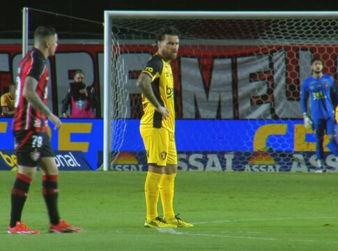 brasileirao:-sport-faz-gol-no-fim-e-evita-derrota-contra-o-vitoria