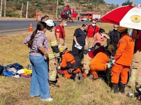 tragedia:-pedestre-de-73-anos-morre-atropelada-por-carro-na-br-020