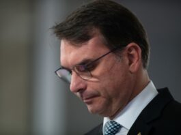 tarifaco:-flavio-se-manifesta-apos-haddad-reclamar-do-cla-bolsonaro
