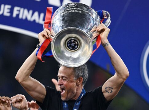 jornal-espanhol-nomeia-luis-enrique-como-treinador-da-temporada;-confira
