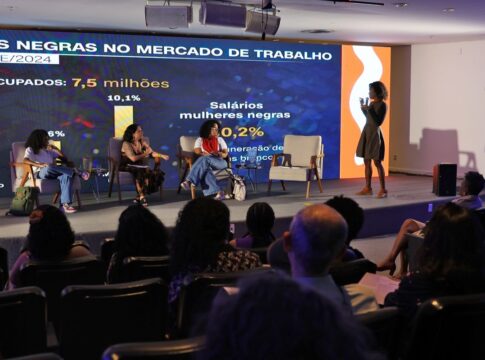 festival-latinidades-debate-trabalho-digno-de-mulheres-jovens-negras
