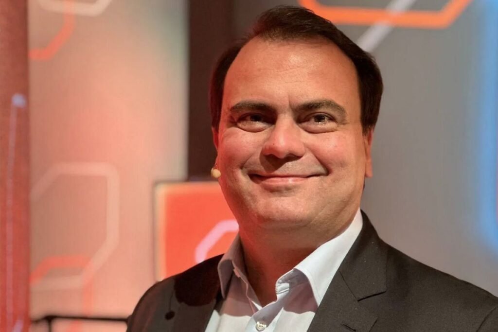 ex-diretor-acusado-de-fraude-pelo-itau-cobra-r$-15,4-milhoes-do-banco
