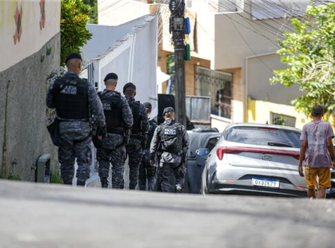 dois-homens-morrem-e-duas-pessoas-sao-presas-apos-tiroteio-em-salvador