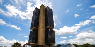 contas-externas-do-brasil-tem-deficit-de-us$-5,1-bi-em-junho,-diz-bc