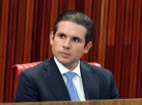 aliados-de-motta-demonstram-irritacao-apos-ameaca-de-eduardo-bolsonaro