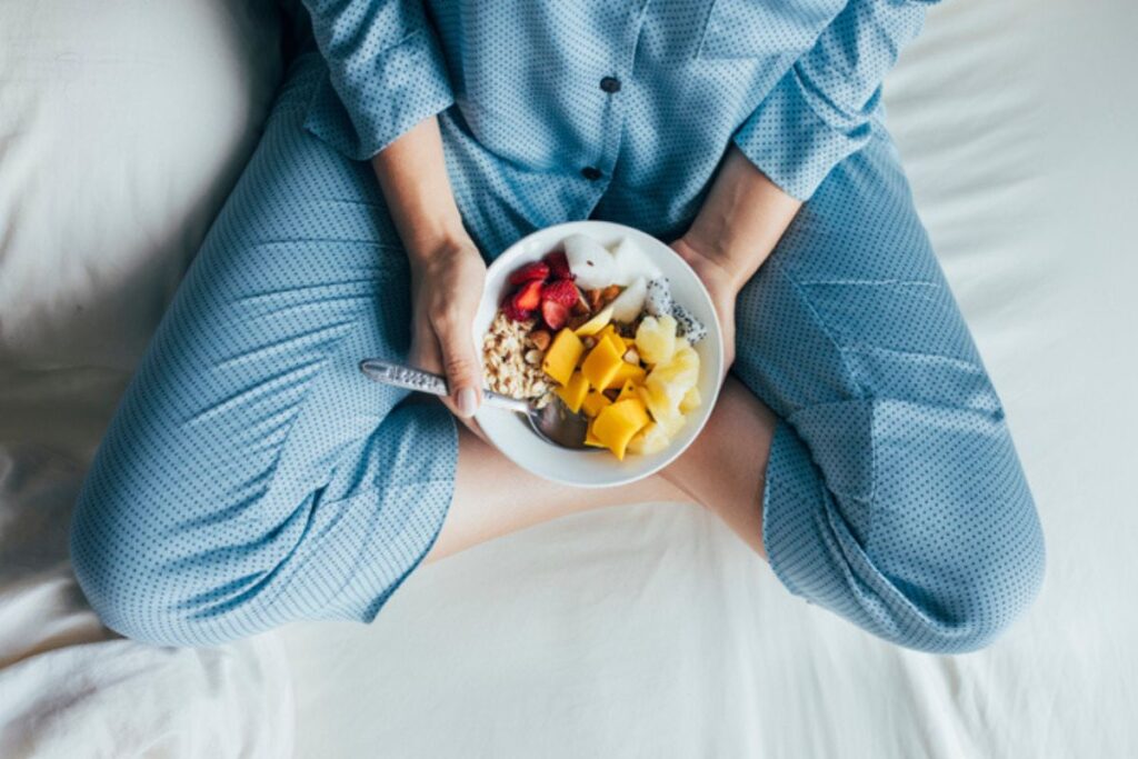 descubra-duas-frutas-saborosas-que-ajudam-a-pegar-no-sono-mais-rapido