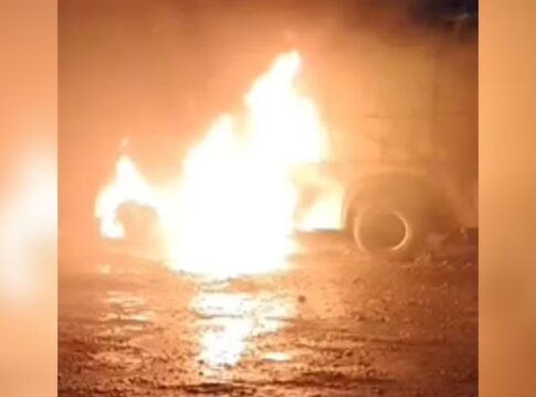 morador-de-rua-dorme-com-vela-acesa-em-onibus-e-incendeia-8-veiculos