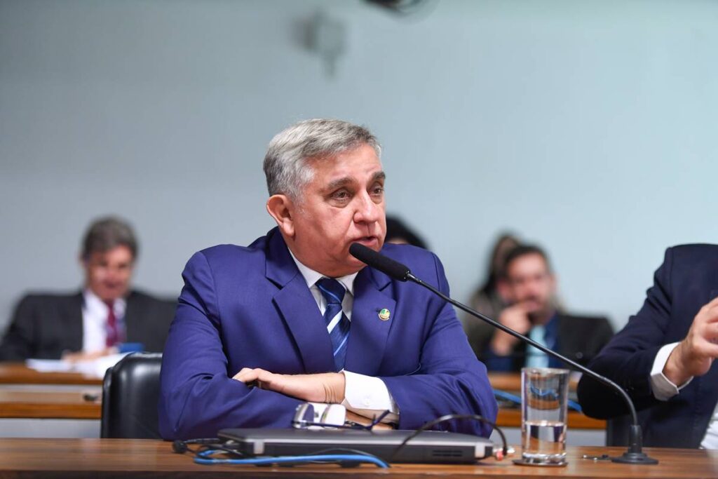 apos-deputados,-senador-izalci-suspende-emenda-de-r$-8-milhoes-a-ong