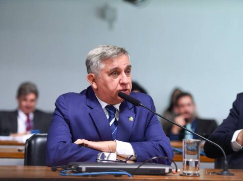 apos-deputados,-senador-izalci-suspende-emenda-de-r$-8-milhoes-a-ong