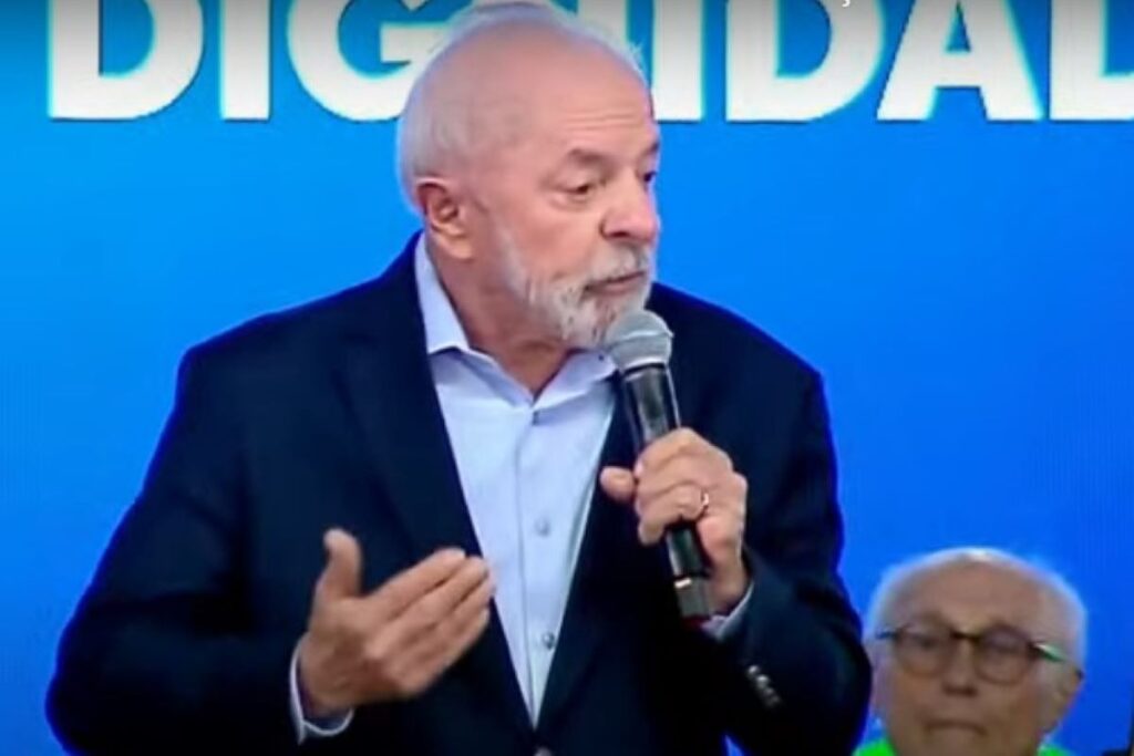lula-cobra-punicao-a-eduardo-bolsonaro:-“camara-tem-que-tomar-atitude”