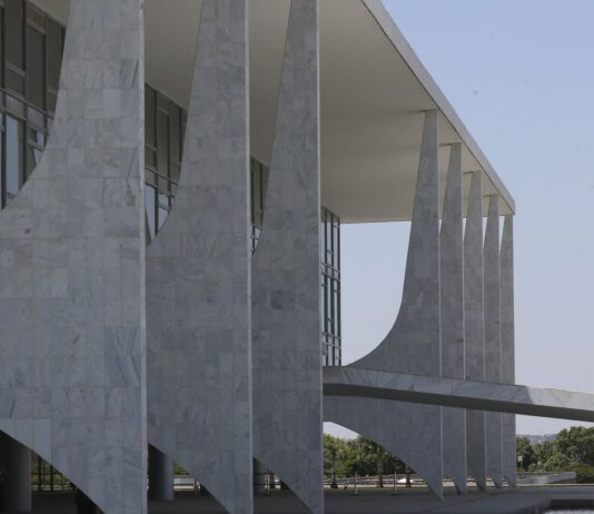 decreto-garante-direito-ao-cuidado-como-trabalho-essencial