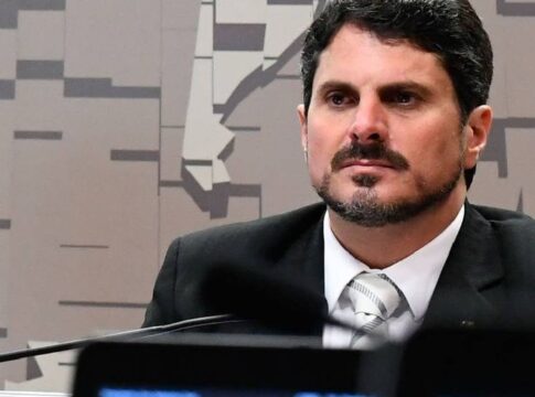 moraes-determina-bloqueio-de-contas-do-senador-marcos-do-val