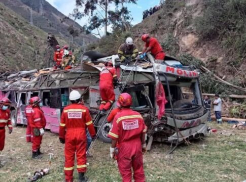 acidente-de-onibus-em-provincia-do-peru-deixa-ao-menos-17-mortos