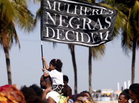 mulheres-negras-promovem-ato-politico-por-justica-social-em-copacabana