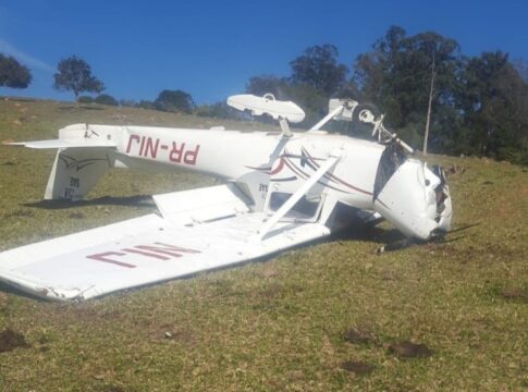 aviao-faz-pouso-de-emergencia-e-piloto-sobrevive-no-interior-de-sp