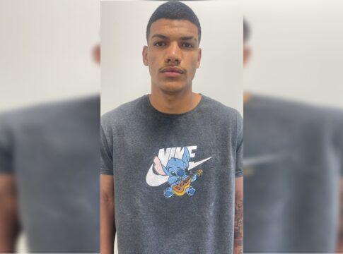 homem-com-mais-de-20-passagens-e-preso-apos-roubar-carro-de-pms