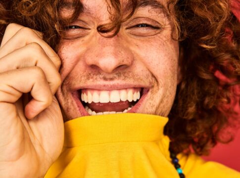saiba-quais-sao-os-alimentos-que-mais-escurecem-os-dentes