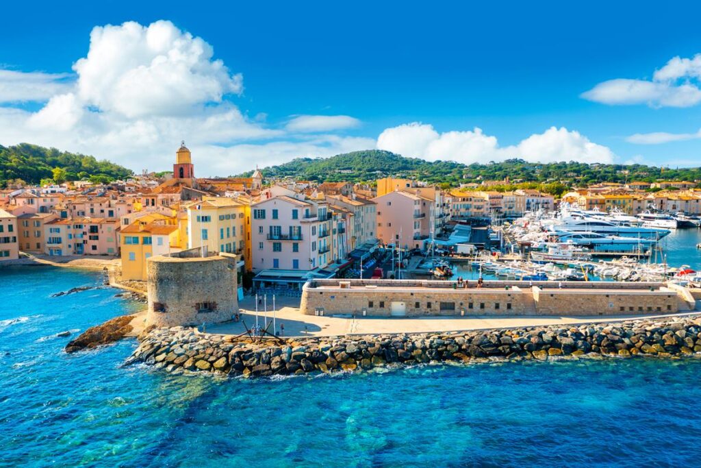 descubra-qual-destino-europeu-atraiu-bilionarios-e-famosos-nas-ferias