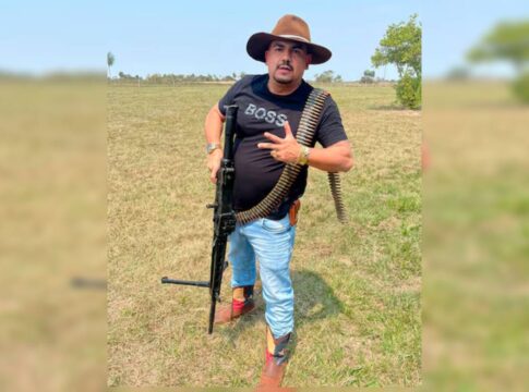 chefao-do-pcc-no-paraguai-tinha-esquema-com-policiais-e-ostentou-fuzis