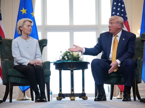 tarifas:-trump-e-chefe-da-comissao-europeia-se-reunem-na-escocia