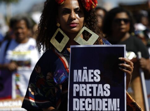 mulheres-negras-reivindicam-justica-e-bem-viver-em-marcha-no-rio