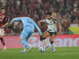 rony-perde-gol-sem-goleiro-em-flamengo-x-atletico-mg.-veja-o-lance