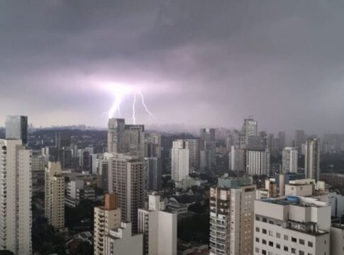 inmet-coloca-sp-sob-alerta-para-tempestades-nesta-segunda-(28/7)