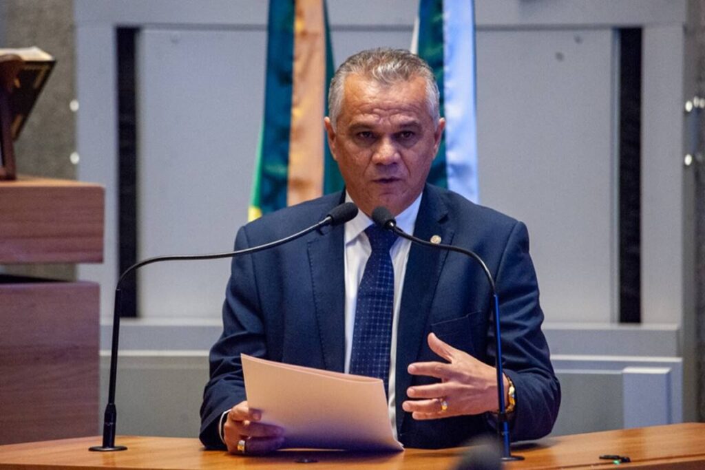 deputado-pede-aval-do-stf-para-fazer-culto-na-praca-dos-tres-poderes