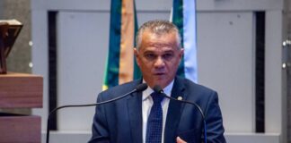 deputado-pede-aval-do-stf-para-fazer-culto-na-praca-dos-tres-poderes