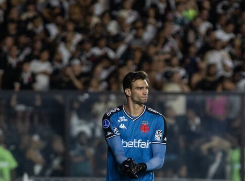 vasco:-leo-jardim-tem-lesao-detectada-apos-expulsao-por-suposta-cera