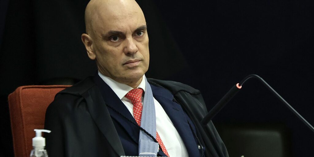 moraes-da-dez-minutos-para-militar-tirar-farda-e-participar-de-oitiva