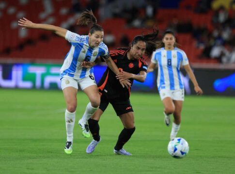 copa-america-feminina:-colombia-bate-argentina-e-garante-vaga-na-final