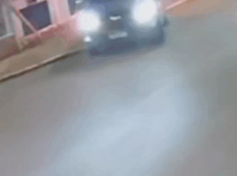 adolescente-pega-carro-do-avo-enquanto-ele-dormia-e-bate-em-postinho