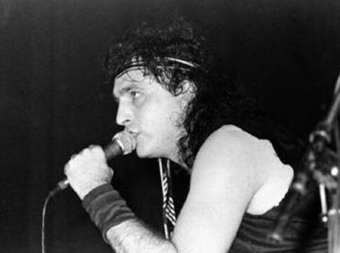 morre-o-primeiro-vocalista-do-iron-maiden,-paul-mario-day,-aos-69-anos