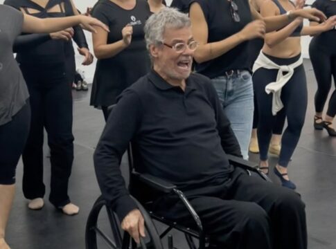 carlinhos-de-jesus-revela-diagnostico-e-explica-cadeira-de-rodas