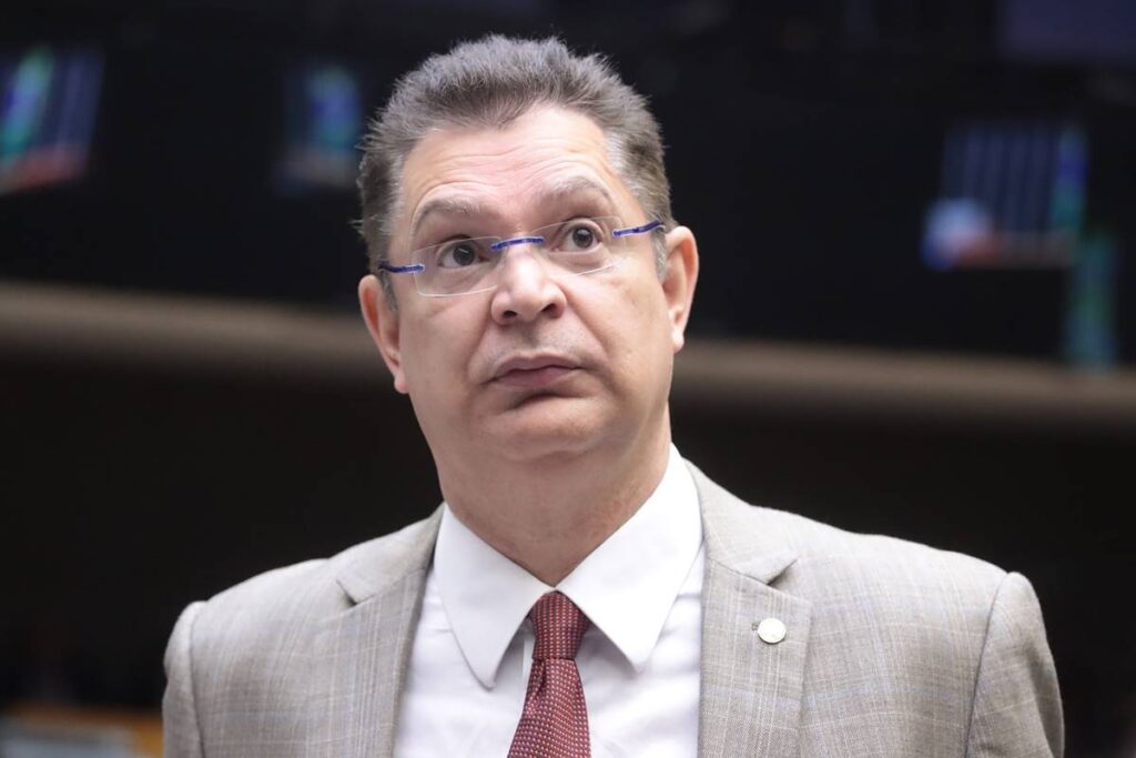 lider-do-pl-convoca-camara-a-“reagir”-contra-prisao-de-zambelli