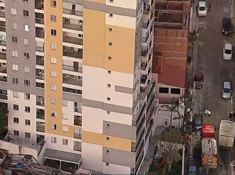 mulher-e-achada-morta-com-queimaduras-em-escada-de-emergencia-em-sp
