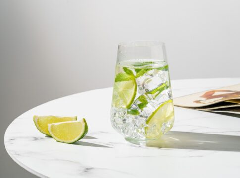 agua-com-limao-emagrece-mesmo?-5-mitos-da-alimentacao-saudavel